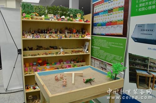 北京成均教育攜虛擬電子沙盤亮相沈陽展(圖5)