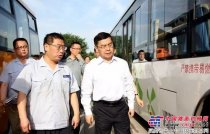 霧霾＂泥奏凱＂ 陜汽展新車型市長也說好