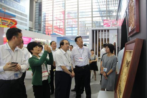 借力展會(huì)平臺(tái) 東陽(yáng)中國(guó)木雕城(圖3) 借力展會(huì)平臺(tái) 東陽(yáng)中國(guó)木雕城(圖3)